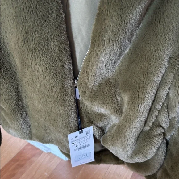 NWT super soft jacket. Xs made big - Picture 6 of 6